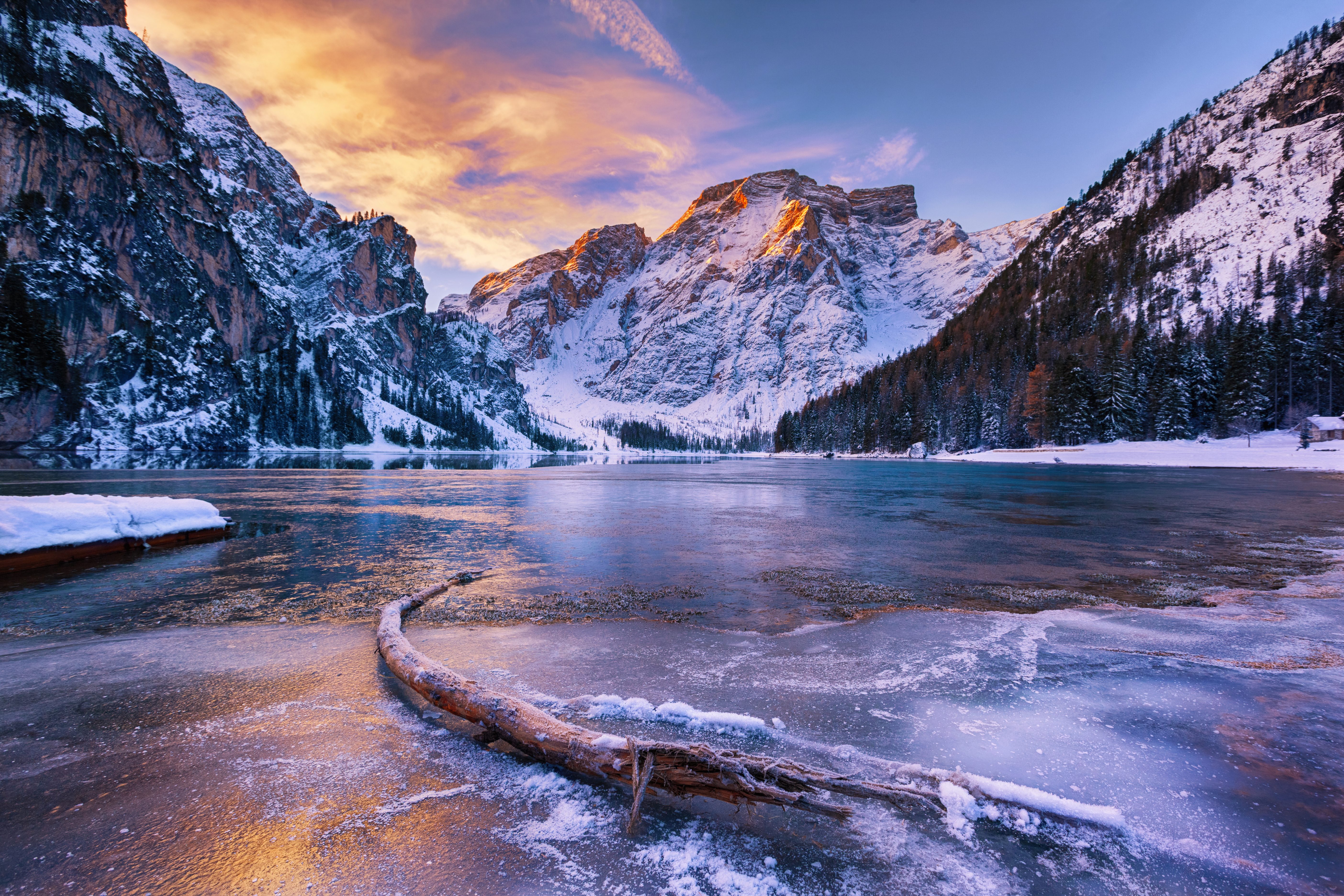 Cosa fare a Ferragosto in Italia e dove andare? Lago di Braies