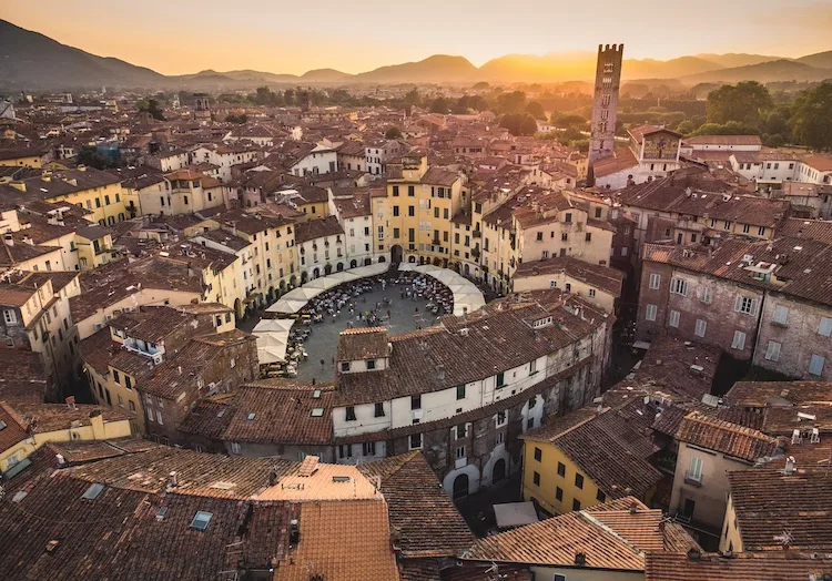 Perché Lucca si chiama così?