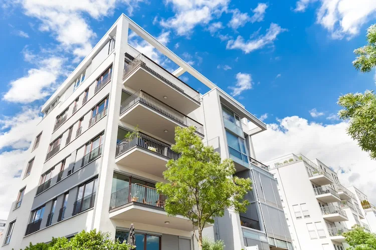 Modifica delle tabelle millesimali: l’amministratore di condominio può chiedere le spese a chi ha pagato meno