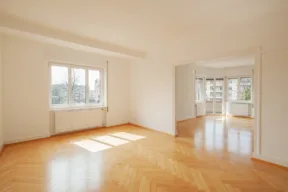 appartamento vuoto illuminato
