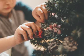 Come mettere le palline sull'albero di Natale
