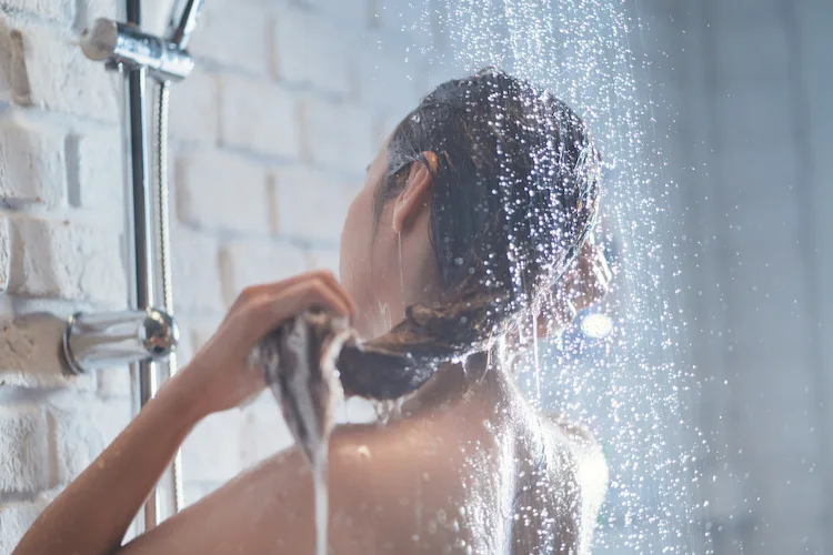Temperatura ideale dell’acqua per la doccia: qual è e come regolarla