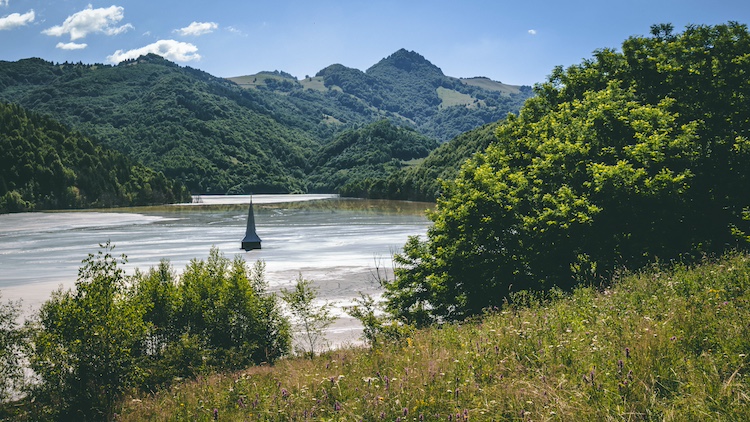 Lago di Geamana