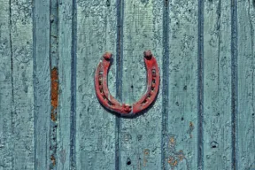 11 riti scaramantici in casa per allontanare la negatività e attrarre la fortuna