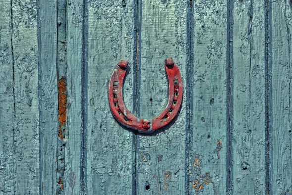 Riti scaramantici in casa per allontanare la negatività e attrarre la fortuna