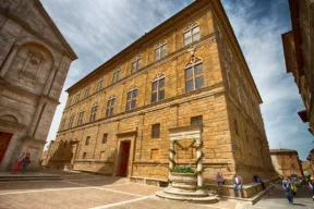Palazzo Piccolomini in Pienza: its history and characteristics