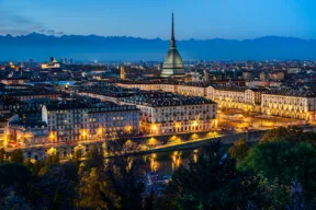 Turin: what is the history of Via Nizza and what landmarks can be found there?