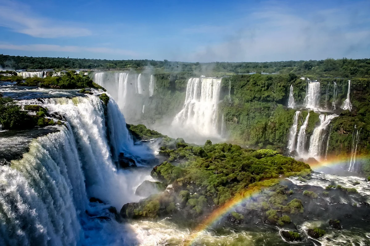 Come visitare le cascate dell’Iguazú, al confine tra Argentina e Brasile