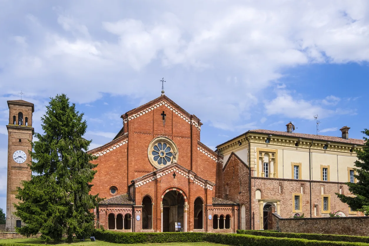 Le 10 abbazie da non perdere in Lombardia per un viaggio tra storia e spiritualità