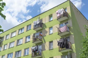 panni stesi sui balconi