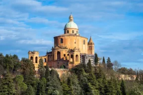 Perché secondo la leggenda non bisogna mai andare a San Luca da fidanzati