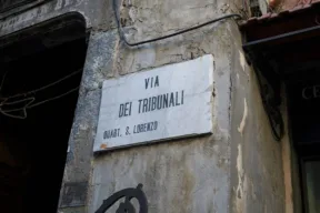 via dei Tribunali