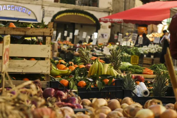 markets in Naples