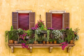 The history and origins of the balcony, from ancient Persia to the present day