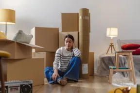 Chi vive da solo nelle grandi città italiane non può permettersi un bilocale in affitto