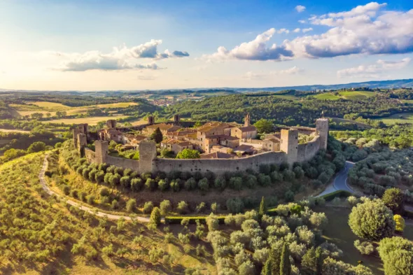 Things to see in Monteriggioni and its “stone crown”