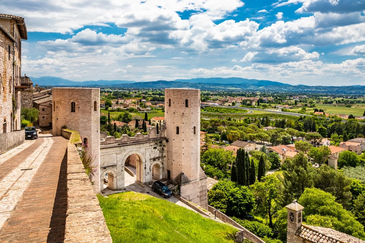 Cosa vedere a Spello, il borgo fiorito nel cuore dell'Umbria