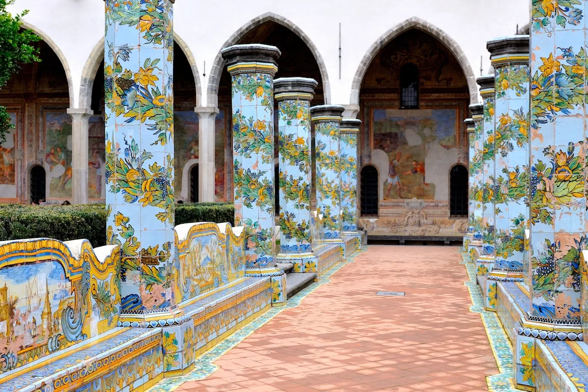 chiostro di santa chiara