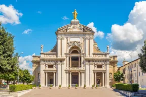 Curiosità e cosa vedere nella Basilica di Santa Maria degli Angeli ad Assisi