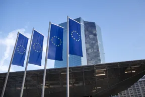 La BCE taglia ancora i tassi dal 2,25% al 2%