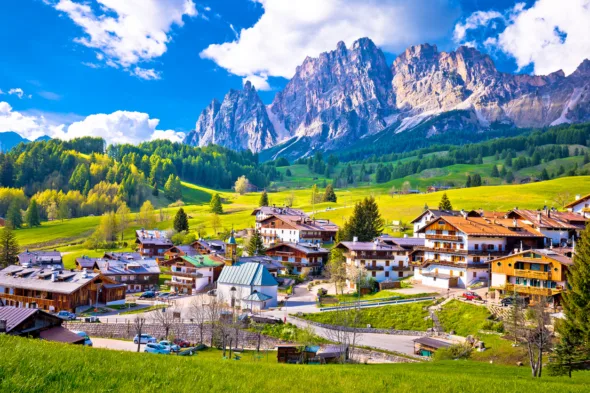 Cortina d’Ampezzo, what to do in the “queen of the Dolomites” in summer and winter