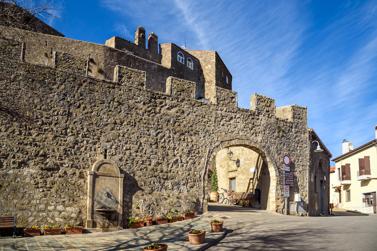 Antiche mura di Capalbio