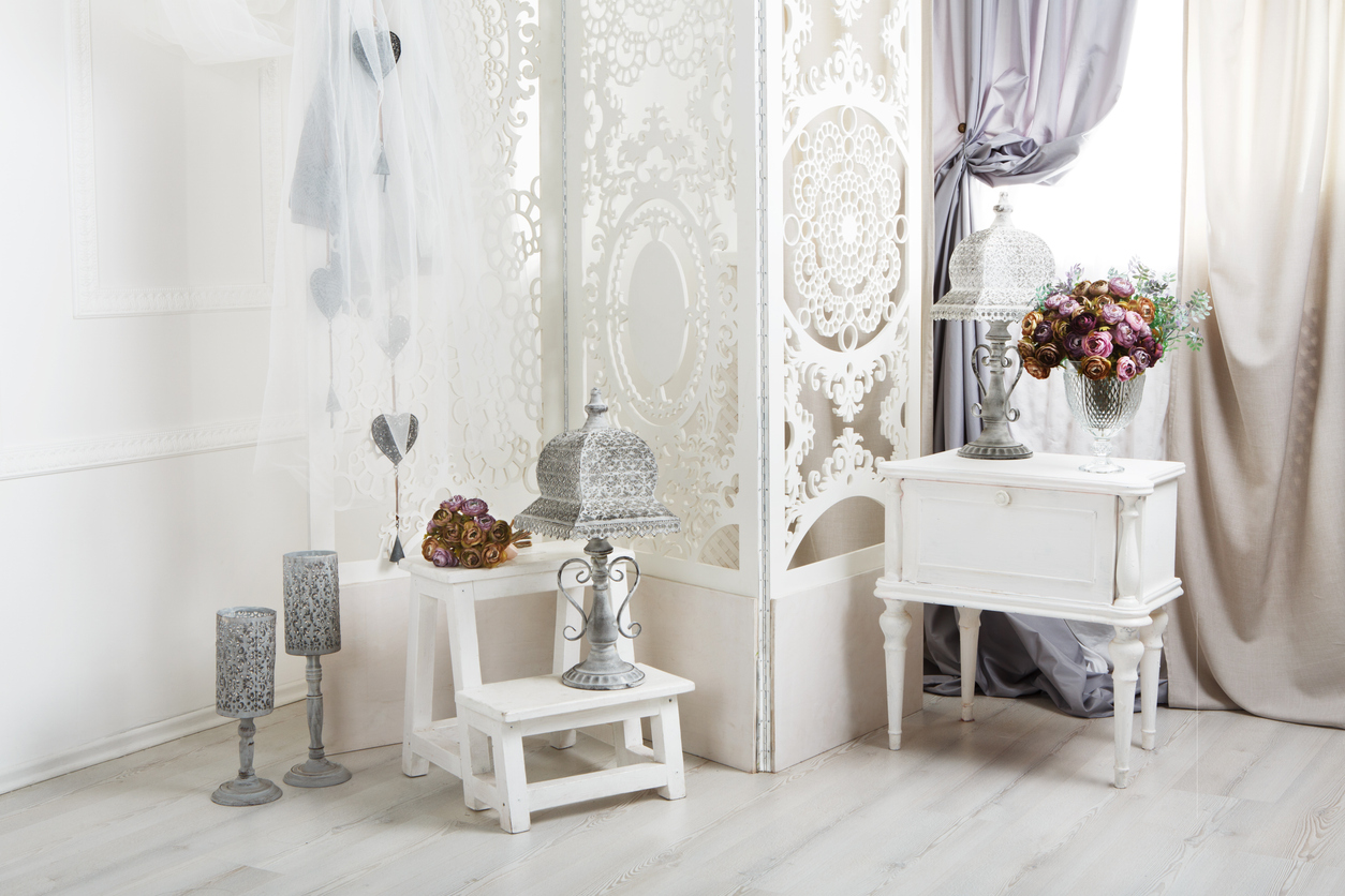 Dettaglio di una camera da letto shabby chic