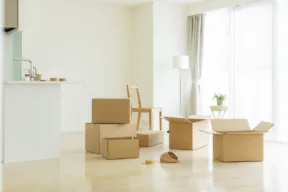 casa nuova con tanti scatoloni