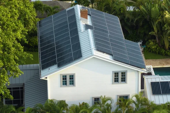 casa con pannelli fotovoltaici