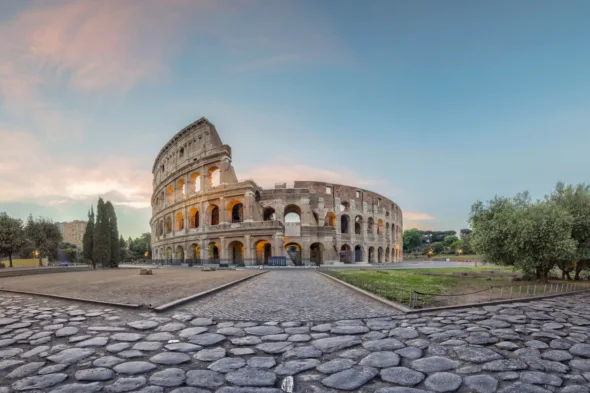 Cosa si può vedere a piedi vicino al Colosseo