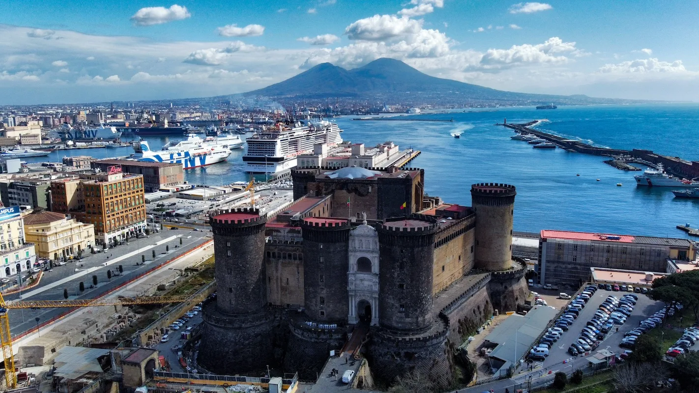 What to see near the port of Naples