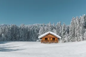 cottage nella neve