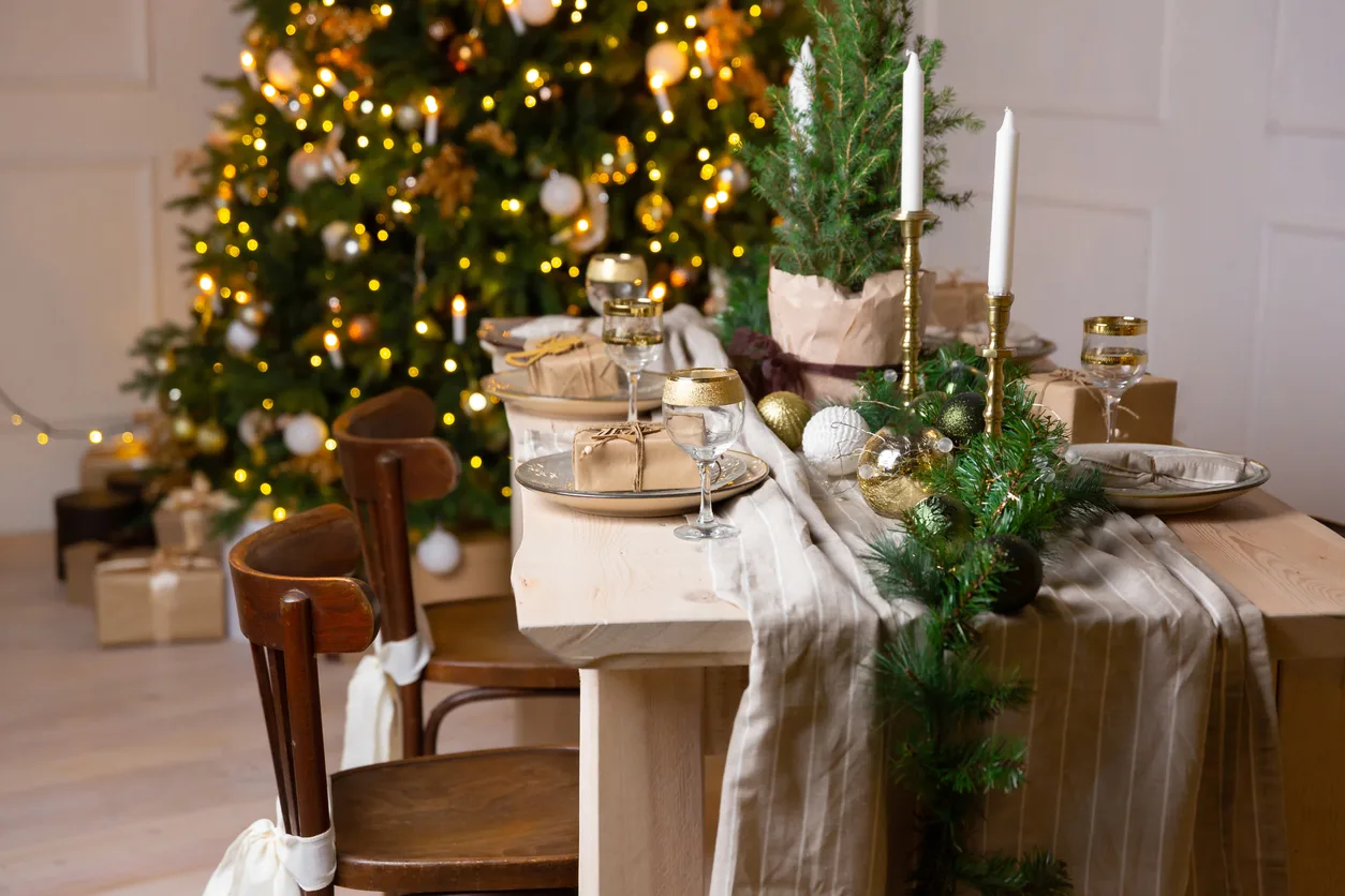 Come apparecchiare la tavola di Natale per stupire gli ospiti