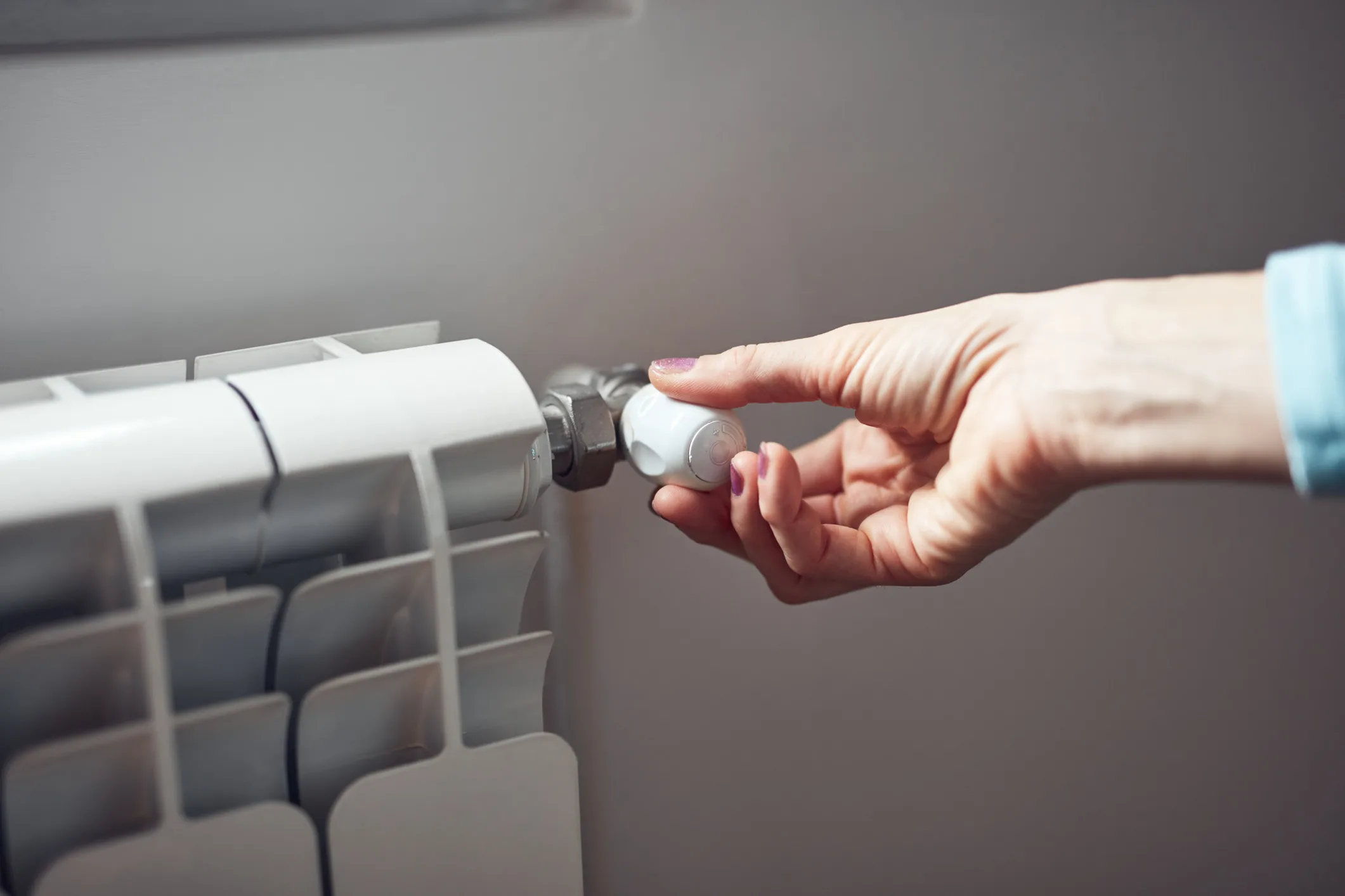 Come sfiatare i termosifoni ed eliminare l’aria in pochi passaggi