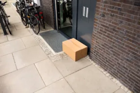 pacco fuori da porta