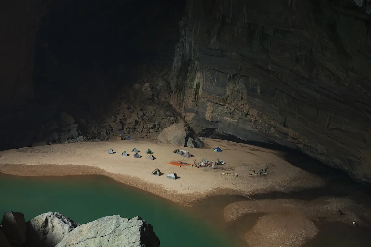 Campeggio lungo il tragitto, presso the Hang En cave