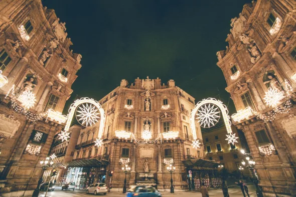 Cosa fare a Natale 2025 a Palermo e quando si accende l'albero in Piazza Politeama