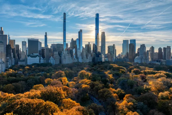 Cosa prevede il programma del nuovo sindaco di New York Zohran Mamdani per il caro affitti