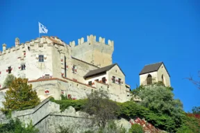 Castel Coira sembra uscito da una fiaba: storia, curiosità e come visitarlo