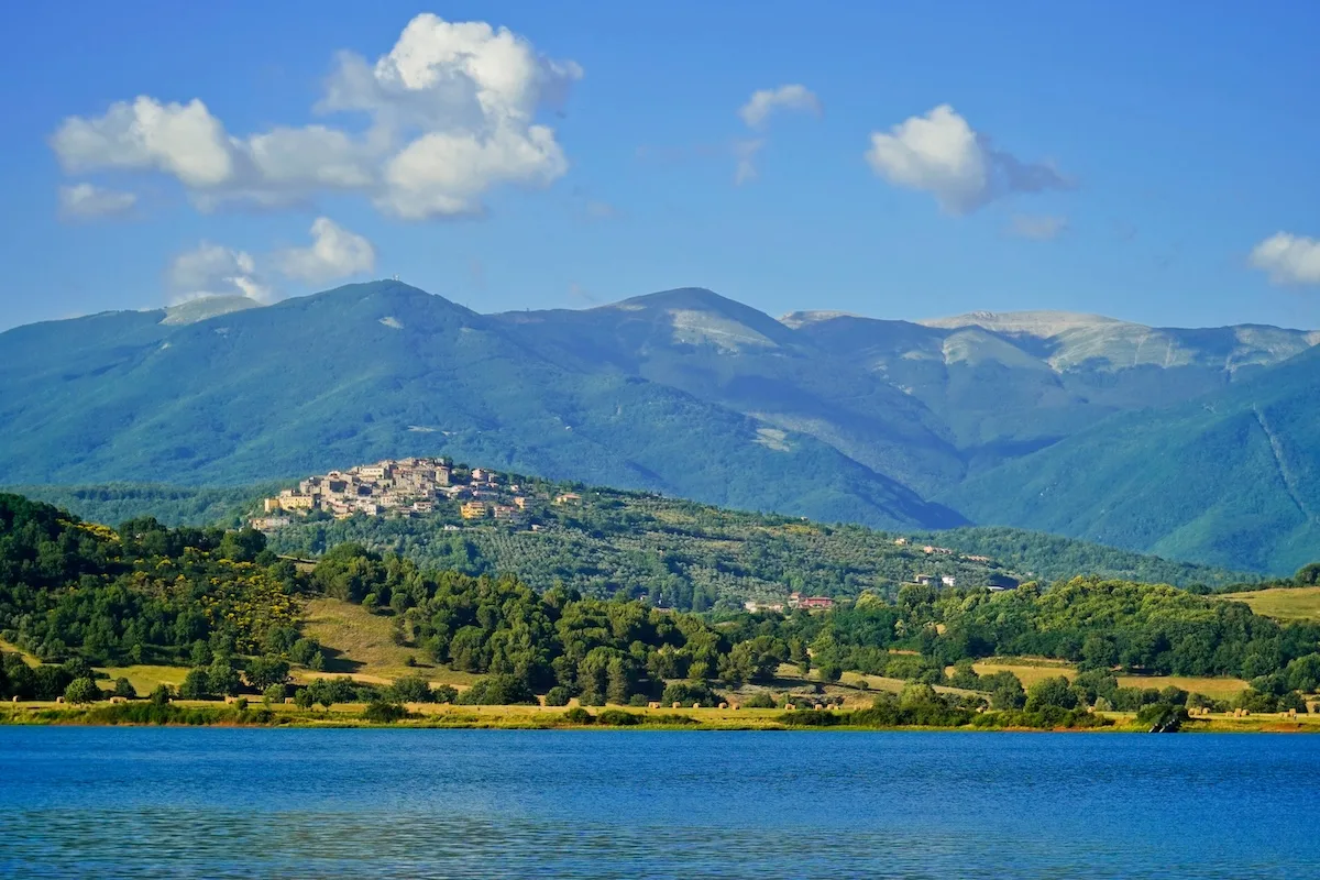 lago di canterno