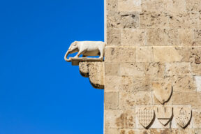 Storia e caratteristiche della Torre dell'Elefante a Cagliari, uno dei punti più alti della città