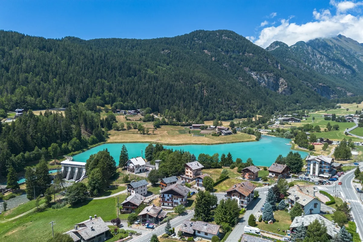 Dove andare in vacanza ad agosto spendendo poco? Brusson