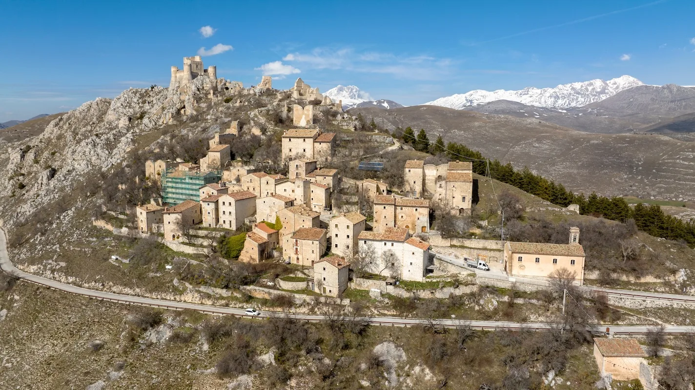 Quali sono i borghi più belli dell’Abruzzo? Calascio jpeg