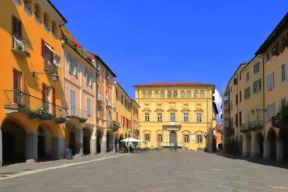 Cosa vedere al Piazzo di Biella, uno dei Borghi più belli d'Italia, e quanto costano le case
