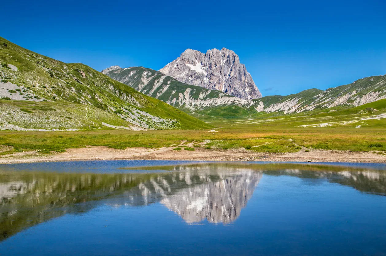 Dove andare in vacanza ad agosto spendendo poco? Gran Sasso