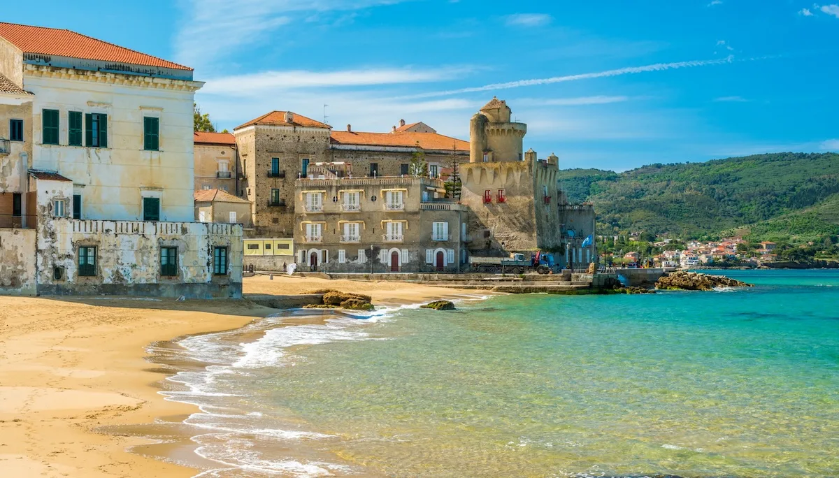 Dov'è stato girato "Benvenuti al Sud"? Santa Maria di Castellabate