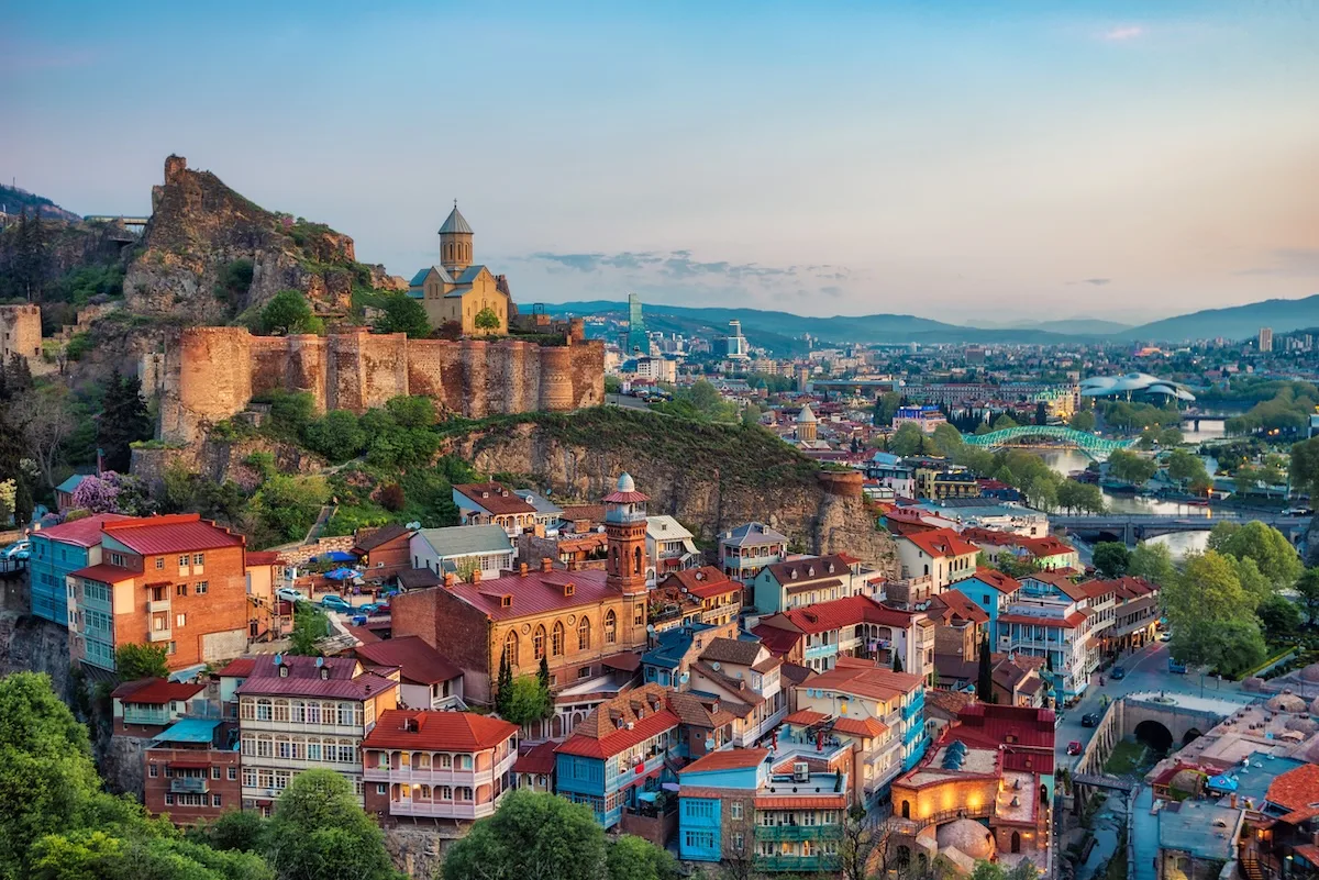 Dove andare in vacanza ad agosto spendendo poco? Tbilisi