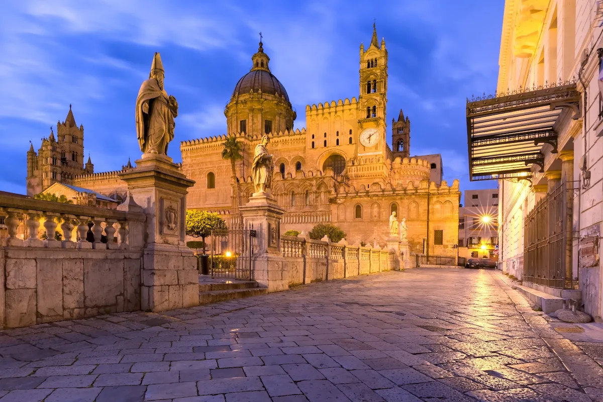 Cosa fare a Palermo di sera? cattedrale di palermo jpeg