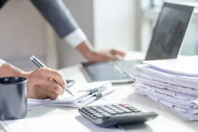 persona firma documenti