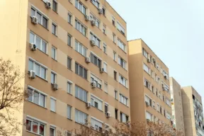 palazzo con condizionatori